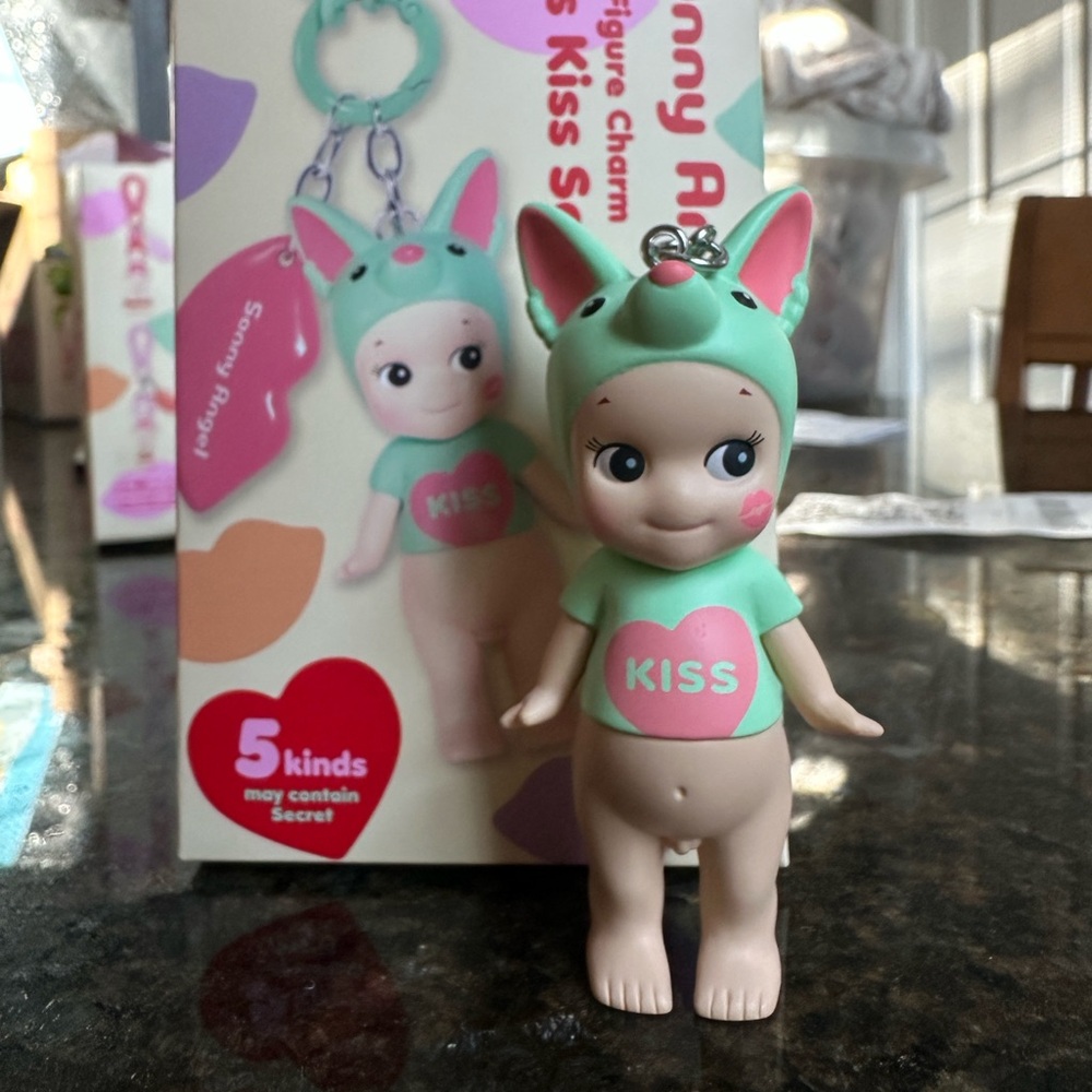 SONNY ANGEL KISS KISS KEYCHAIN SERIES (fennec)